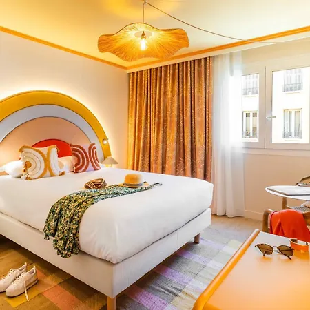 Hotel Apogia 4*